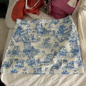 EDIKTED SKIRT. size small!! NEVER WORN